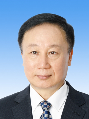 馬宏偉，男，滿族，1969年4月生，研究生學歷，中共黨員，現(xiàn)任人民日報社副總編輯。